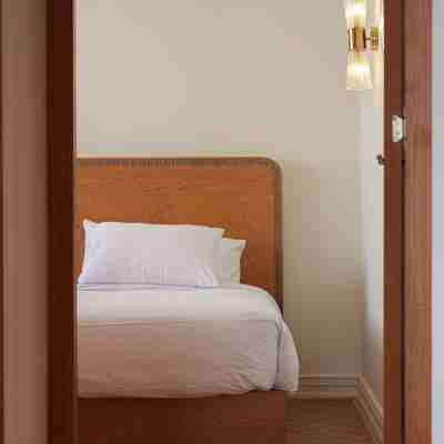 Sahara Lake View Residence, 2BDR by Kennah Rooms