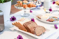 Whale Coast Ocean Villa - Breakfast