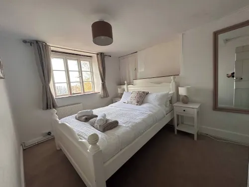 Rustic Cottage in the countryside Hotels in Crewkerne