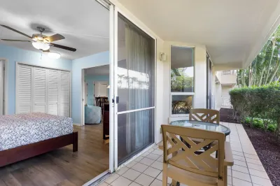 Spacious Suite with Serene Decor and Comfort Amenities - Tranquil Retreat