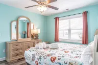 5BR 5BA w/ Hot Tub, ample Parking, 2 Blocks from Beach, Boardwalk & Downtown!