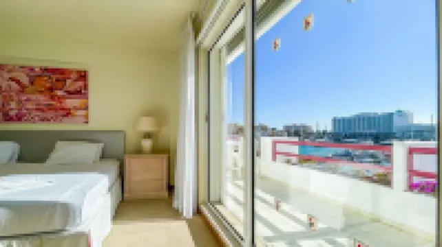 Yes Vista Marina T1 by HSR Vilamarina