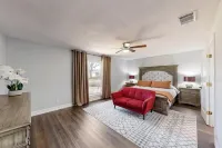 Spacious 5-Bedroom House with Wifi and Newly Furnished in Fabulous Arlington.