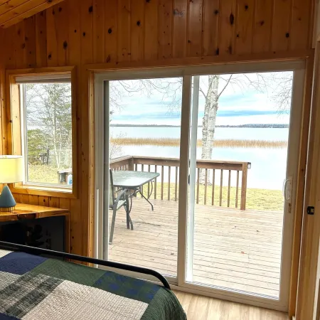 Lake Superior Lakefront Cabin w/ Updated 3Br, Kayaks, Views & Trail Access