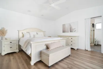 5Bd Desert Oasis Sleeps 13. Cold Plunge, Heated Pool, Jacuzzi, Games, +Amenites