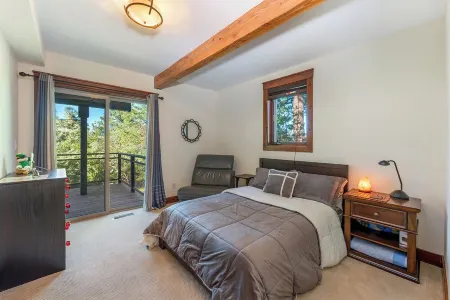 Lake View Stylish Timber House - South Lake Tahoe. Nevada