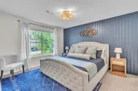 Bike-in Bike-out handsome 3-bedroom townhome in heart of Bentonville