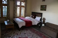 Hunza Blossom Inn Hôtels à : Karimabad