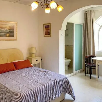 Bougainvillea Breeze & Marina View - Happy Rentals Hôtels à proximité de : Three Cities
