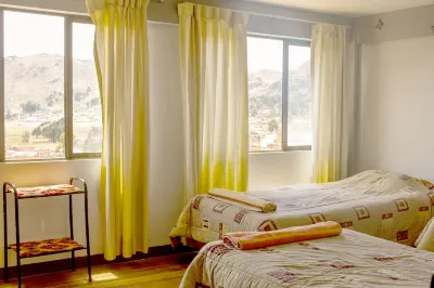 Solsticio Copacabana Hoteles cerca de Isla del Sol