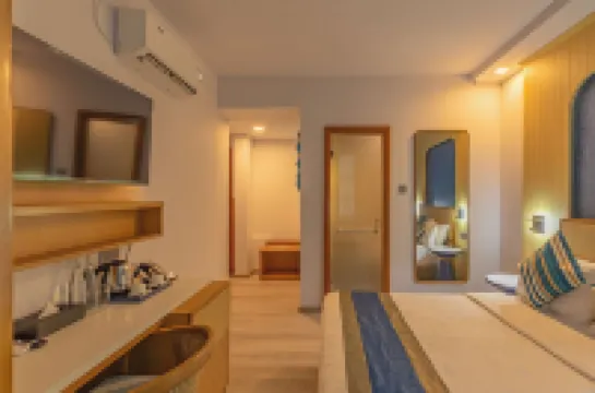 UMET Seaview Hotel with Free Roundtrip Airport Pick up and Drop Off Hotels in Malé