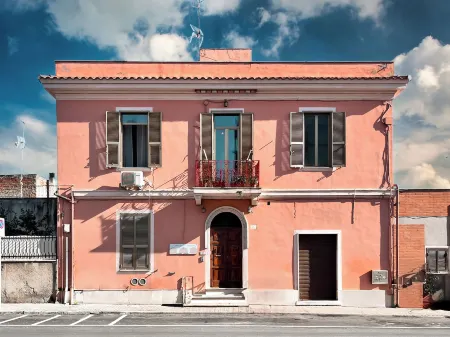 Le Dimore di Traiano Отели рядом с достопримечательностью «Civitavecchia Port»