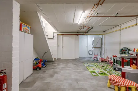 Huswell - Villa Near Beach With Double Parking