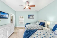 4 Bed 4 bath Beach House Slps 15!! Htd Pool, Hot tub, Pool/Ping Pong, Golf Cart