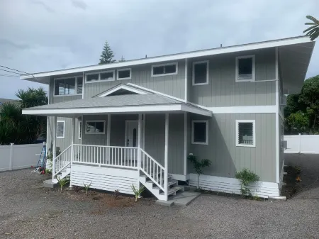 Unit C - Sandy Toes Getaway in Kona Отели рядом с достопримечательностью «Уайт Сандс Виллидж»