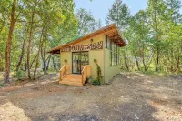 Breathtaking Applegate River Home Retreat<br>~ Newly Remodeled Home