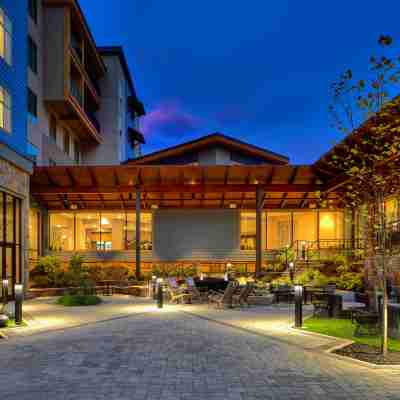 エンバシー スイーツ バイ ヒルトン ガットリンバーグ  リゾート Hotel Exterior