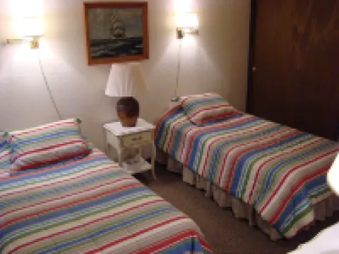 Taos Ski Valley/3 Bdrm/Sleeps 8/Directly Next Door To The Children's Ski School