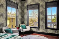 Waterfront Storybook Loft in downtown  Stuart