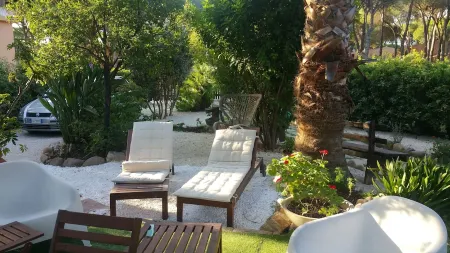 STATELY VILLA S. MARGHERITA DI PULA TWO STEPS FROM THE SEA Отели в г. Пула