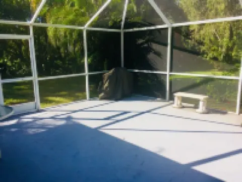 Original bungalow 4 blocks to Manasota Beachterazzo floors screen house + lanai