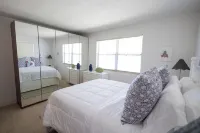 The Hibiscus Haven~ centrally located near hospital/ downtown Stuart