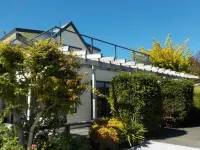 Spacious Holiday Home 5minute walk to the Lake
