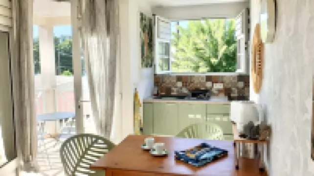 Pomme Cannelle, un paisible T2Bis idéalement situé Hotels in Le Diamant