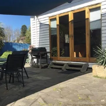 the whitehouse Port fairy in the heart of town, pet friendly