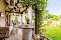 Charming Brie house in a quiet haven of peace near Disneyland Les Jardins d'Amillis 주변 호텔