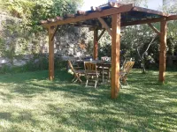 Rural house of the 18th century, overlooking the Aldán estuary.