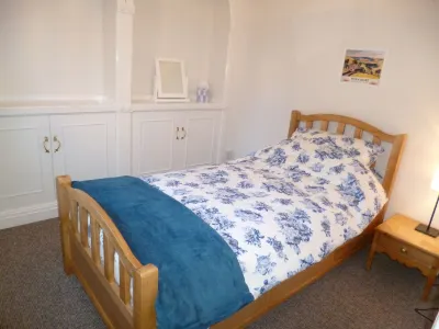 Modern Townhouse In The Heart Of Historic Beverley Hotels near Sainsbury's Local