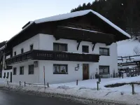 Holiday home in the middle of the Lechtal mountains Hotels in Gemeinde Steeg