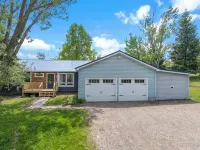 The Willow House - 3 bedroom home near Castle Farms - Events welcome!