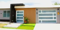 Family Fun/5 Min Airport & Beach/Jacuzzi, BBQ/Kids Pool,Ping Pong /Solar Panels