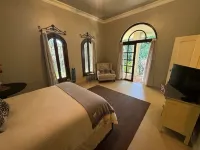 Boquete Luxury: Chic & Serene Home, Walk to Town & Amenities - 4-Star