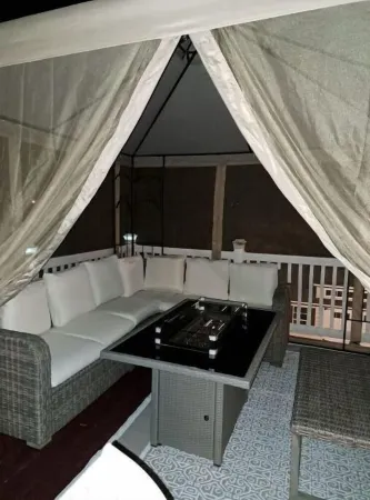 Beautiful Beach Boutique  2 Beaches, 1 lake, mature trees for beauty and privacy Отели в г. Чесапик Ранч Эстейтс-Драм Пойнт