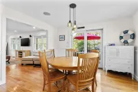 Beautiful Custom Home In Oak Bluffs