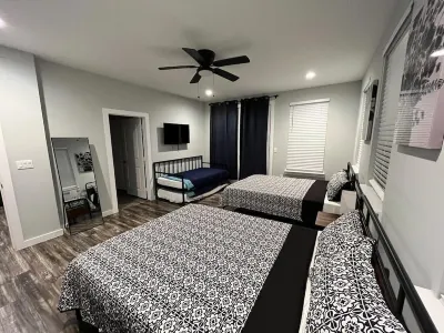 HGTV’s House Hunters Dream: 4BR with Poker Table and Firepit