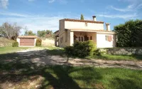 Villa with Garden of 5000 m2 in Grambois.
