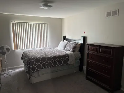 Beautiful get away right outside Detroit, peace of mind. Lots of attractions Zap Zone附近的飯店