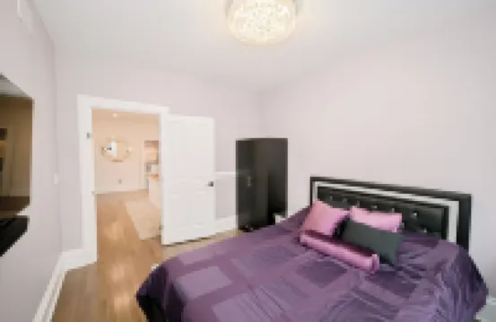 Large Home downtown Saint Andrews within walking to Beach, Shops and Restaurants 聖安德魯斯酒店