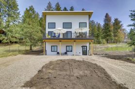 EV Charger, Vineyard, Championship Golf Course all with a Beautiful Water View!