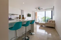 Beautiful 2 BDR condo in Downtown