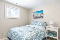 Beachfront cottage located in the heart of Fairfield Beach!!
