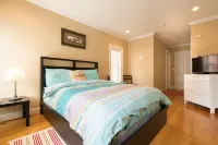 Large 2BR 2.5 BA Downtown DC Hotels in Bloomingdale
