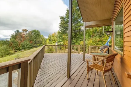 The Sommet - Magical Main Home and Guest Cottage