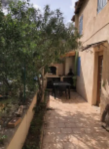 Small haven of peace 250m from the beach of carry le rouet