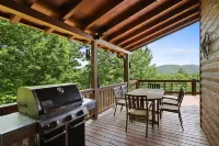 Spacious cabin with breathtaking mountain view! Pet Friendly!