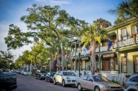 Luxury Oasis Stylish Beach Condo 2bed/2bath